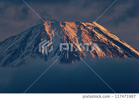 Mount Fuji in the evening light as seen from Lake Shojiko Panorama Platform 117471987