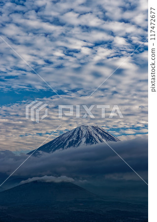 Sunset clouds and Mt. Fuji seen from Lake Shojiko Panorama Platform 117472677