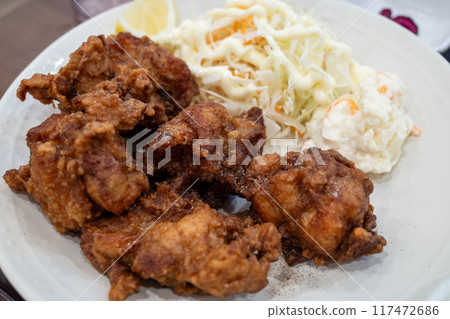 Very delicious fried Japanese chicken 117472686