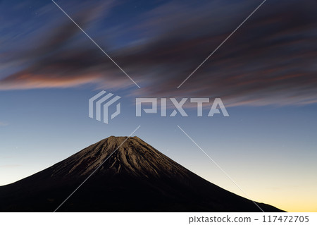 Morning clouds and Mount Fuji at dawn as seen from Mount Ryugatake 117472705