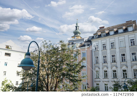 the ancient buildings in Linz, Austria 117472950