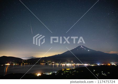 流星和富士山 流星和富士山 117475724