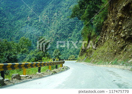 Mountain road in East Sikkim Mountain road in East Sikkim 117475770