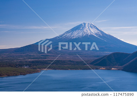 [Yamanashi Prefecture] Mt. Fuji as seen from Lake Motosu and Nakanokura Pass 117475890