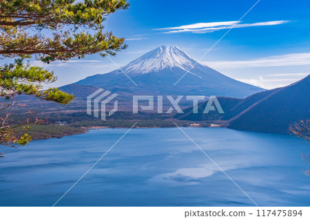 [山梨縣] 從本棲湖和中野山口看到的富士山 117475894