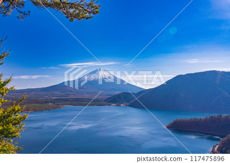 [山梨縣] 從本棲湖和中野山口看到的富士山 117475896