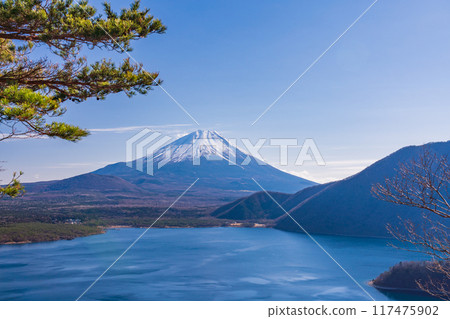 [山梨縣] 從本棲湖和中野山口看到的富士山 117475902