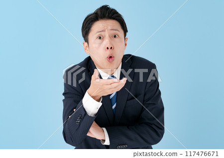 驚訝的商人反應過度 117476671