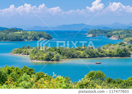 [三重縣] 夏天的英虞灣海岸線，從富山公園看到的ria海岸線 117477603