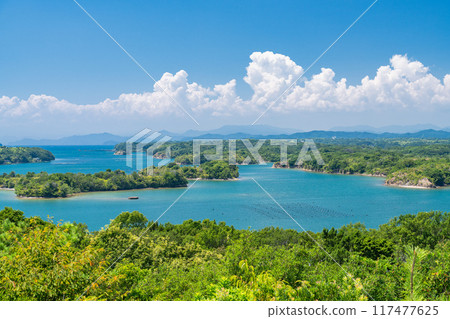 <Mie Prefecture> Summer coastline of Ago Bay, a ria coastline seen from Tomoyama Park <Mie Prefecture> Summer coastline of Ago Bay, a ria coastline seen from Tomoyama Park 117477625