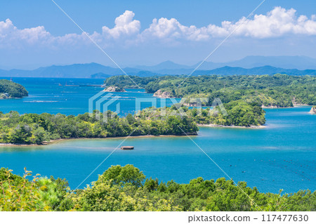 <Mie Prefecture> Summer coastline of Ago Bay, a ria coastline seen from Tomoyama Park 117477630