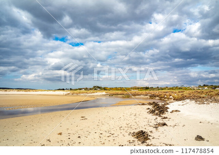 Ballinravey Strand between Ardara and Portnoo in Donegal - Ireland 117478854
