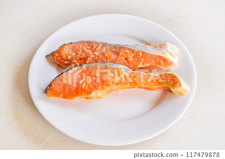 西京味噌醃銀鮭魚 西京味噌醃銀鮭魚 117479878