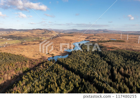 View of the beautiful Lake Namanlagh close to Bonny Glen in County Donegal - Ireland. 117480255