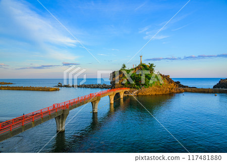 [Benten Rock] Morning at the Sea of Japan [Itoigawa City] 117481880