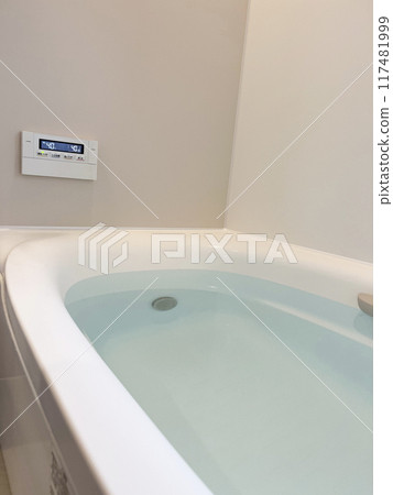 浴缸充滿熱水 117481999