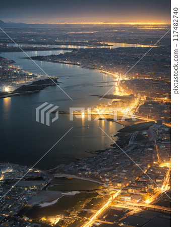 冬天的早晨，從塔的展望台看到湘南的大海和遙遠的地平線 117482740