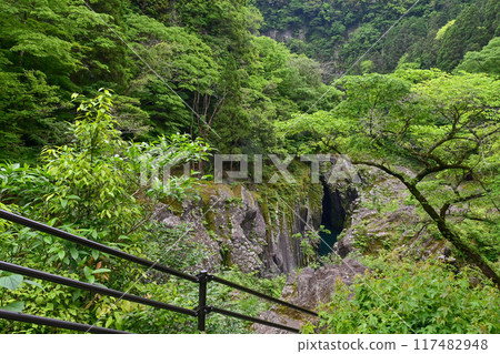 [Kyushu, Miyazaki] Takachiho Gorge was created by volcanic activity at Mount Aso. It is a beautiful gorge with eroded cliffs and Manai Falls. 117482948