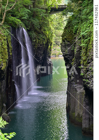 [Kyushu, Miyazaki] Takachiho Gorge was created by volcanic activity at Mount Aso. It is a beautiful gorge with eroded cliffs and Manai Falls. 117482961