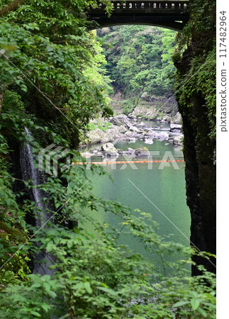[Kyushu, Miyazaki] Takachiho Gorge was created by volcanic activity at Mount Aso. It is a beautiful gorge with eroded cliffs and Manai Falls. 117482964