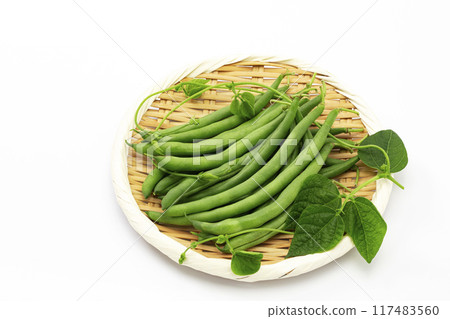 Green beans on a tray 117483560