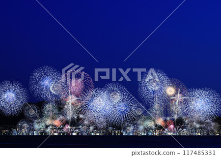 煙火照亮夜空 琵琶湖煙火大會 117485331