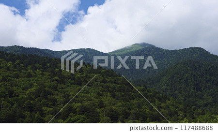 長野縣松本市上高地的夏天 117488688