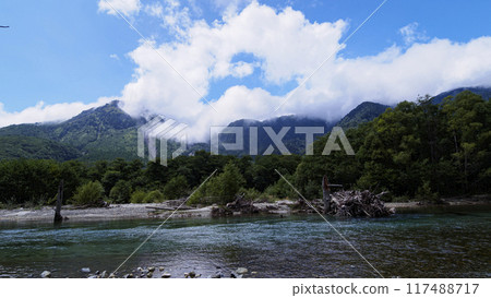 長野縣松本市上高地的夏天 長野縣松本市上高地的夏天 117488717