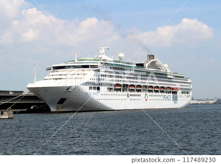 Pacific World Cruise Ship, Yokohama Port, Yamashita Park, Yokohama City, Kanagawa Prefecture 117489230