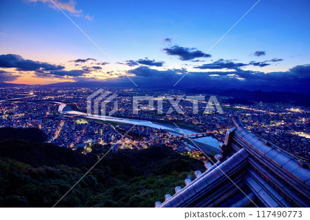 Night view of Gifu City from Gifu Castle (towards the Nagara River) 117490773