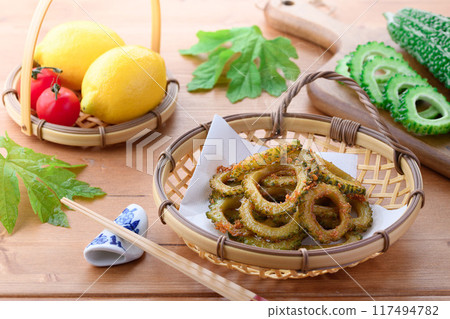 Recommended for summer when you don't have much of an appetite! Deep-fried bitter melon 117494782