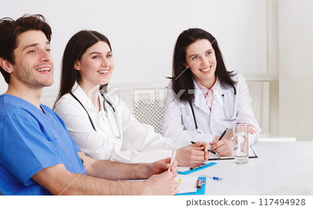 Educational Seminar. Successful Interns And Doctors Listening Lecture At Conference In Hospital Educational Seminar. Successful Interns And Doctors Listening Lecture At Conference In Hospital 117494928