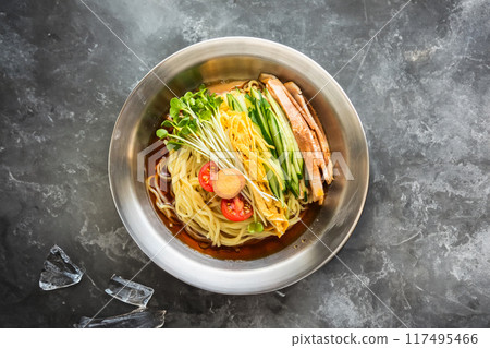 Summer noodle dish, chilled Chinese noodles 117495466