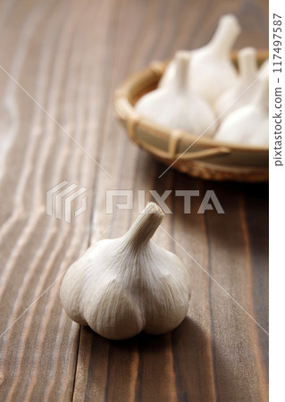 Fresh garlic Fresh garlic 117497587