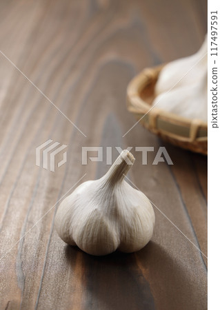 Fresh garlic Fresh garlic 117497591