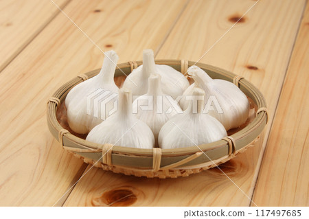 Fresh garlic 117497685