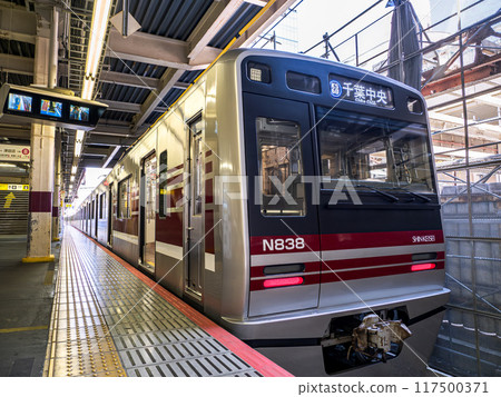 Shin-Keisei Electric Railway N800 series (reproduction paint) parked at Matsudo Station 117500371