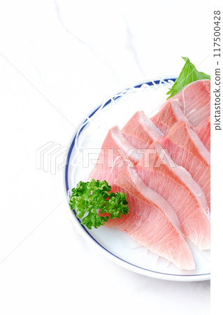 Natural yellowtail sashimi, rich and delicious 117500428