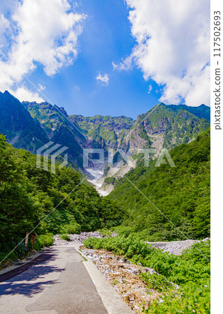 夏天從谷川武市看到的倉澤景色 117502693