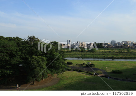 View of the area around Futako Tamagawa Station from the banks of the Tama River 117502839