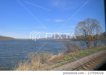 四月的北海道大沼公園 四月的北海道大沼公園 117504228