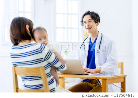 Male doctor pediatrics 117504613