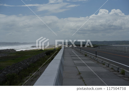 颱風引發的太平洋巨浪和平靜的松河浦 117504738