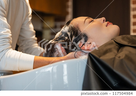 shampoo, beauty, beautician 117504984