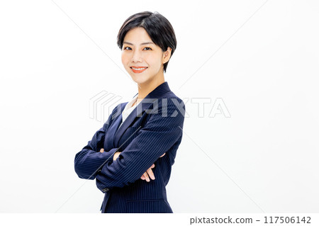 Women with arms 117506142