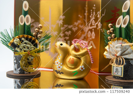 新年賀卡材料生肖蛇和門松裝飾 新年賀卡材料生肖蛇和門松裝飾 117509240