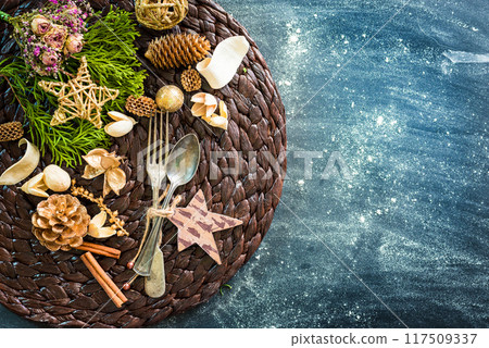 fork and spoon 117509337