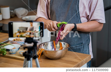 The chef is broadcasting live from workshop how to prepare a vegetarian massaman curry 117509990