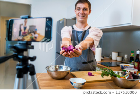 The chef is broadcasting live from workshop how to prepare a vegetarian massaman curry The chef is broadcasting live from workshop how to prepare a vegetarian massaman curry 117510000
