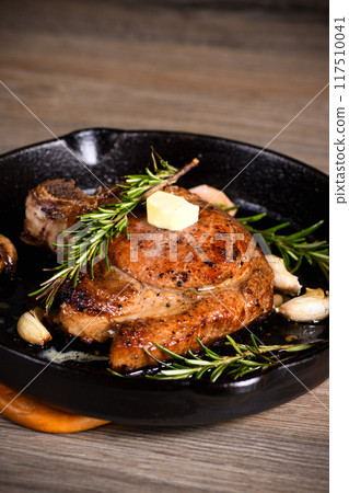 Fried Pork Bone Cutlet Fried Pork Bone Cutlet 117510041